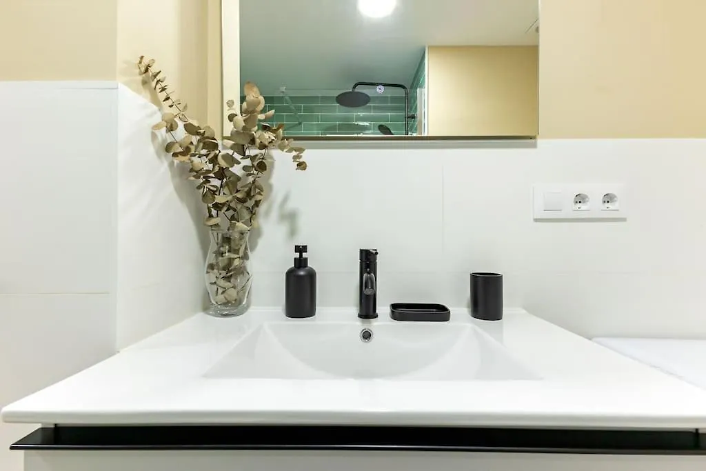 New Suite Reformada Con Excelente Ubicacion Seville