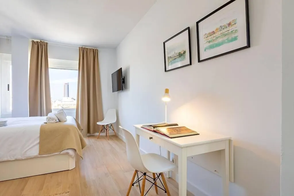 New Suite Reformada Con Excelente Ubicacion Seville